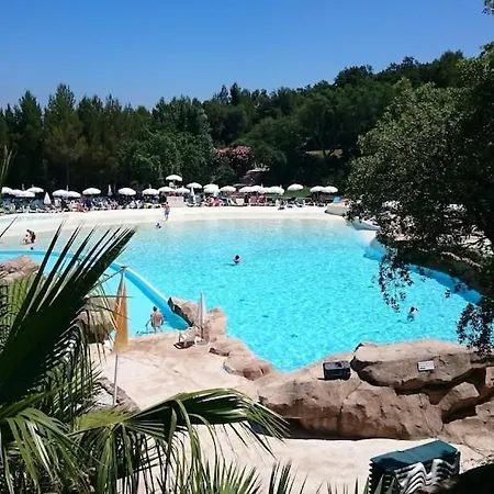 Les Restanques plein centre vue mer et piscine Grimaud Extérieur photo