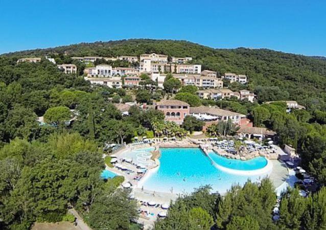 Les Restanques Plein Centre Vue Et Piscine Appartement *