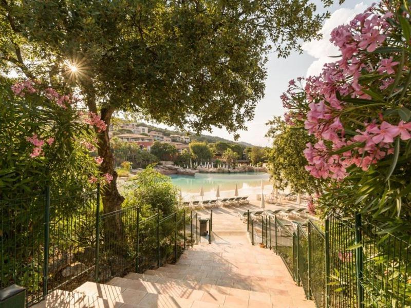 Les Restanques 103 Plein Centre Grimaud